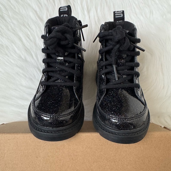 NEW! Ugg Robley Glitter Boots - Picture 6 of 10